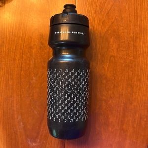 *SEAWHEEZE EXCLUSIVE* black and white water bottle